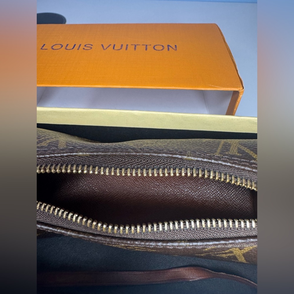 Louis Vuitton Monogram Trousse Ronde’ Pouch - Picture 5 of 14